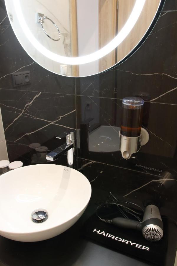 Typton Hotel&Spa Medzilaborce Eksteriør billede
