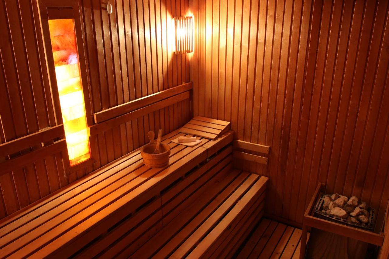 Typton Hotel&Spa Medzilaborce Eksteriør billede