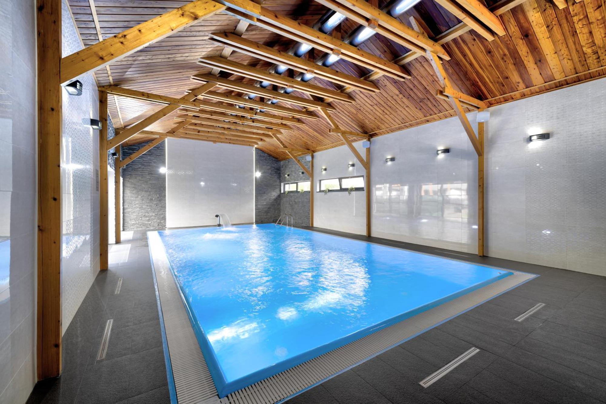 Typton Hotel&Spa Medzilaborce Eksteriør billede