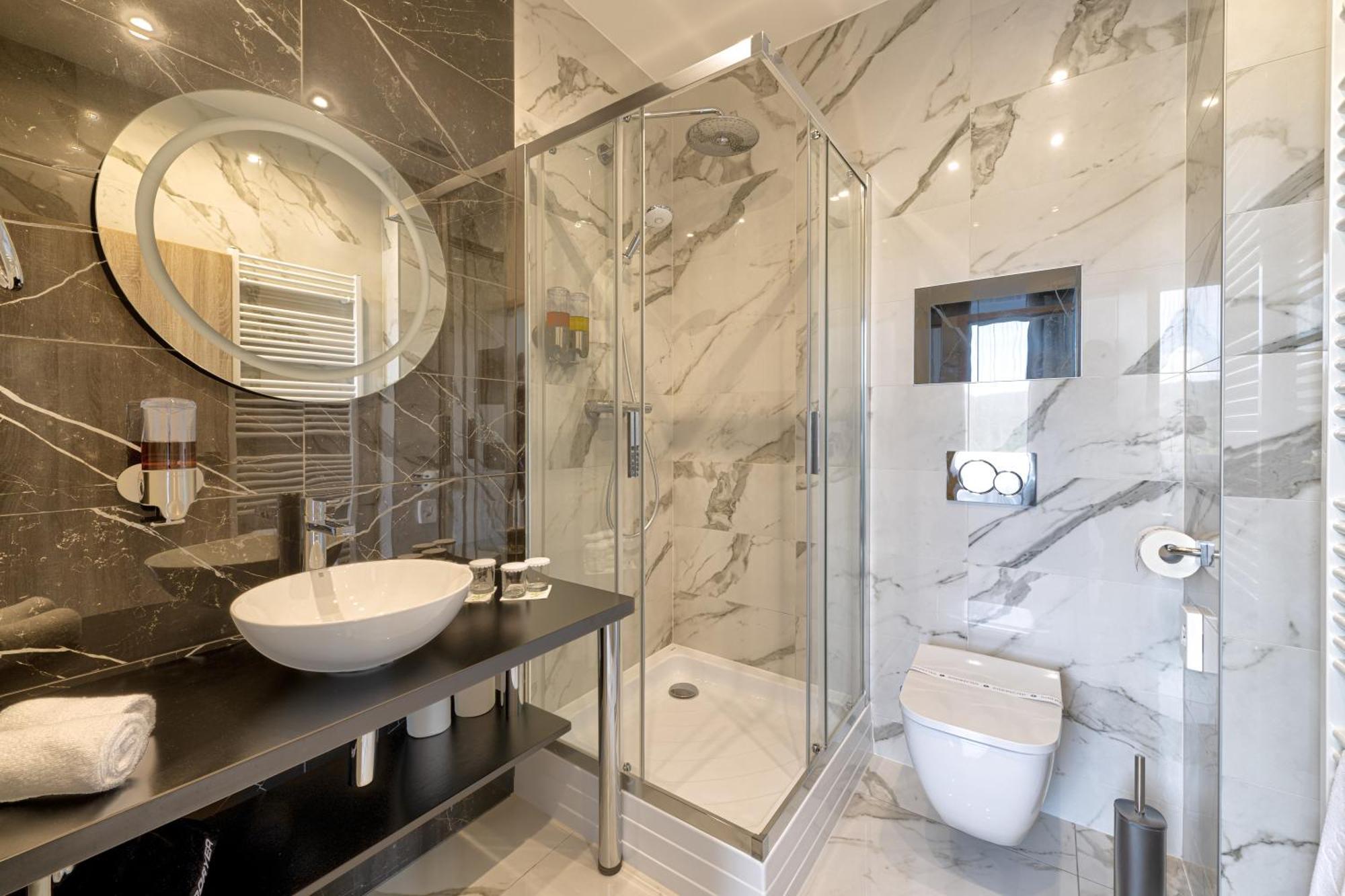 Typton Hotel&Spa Medzilaborce Eksteriør billede