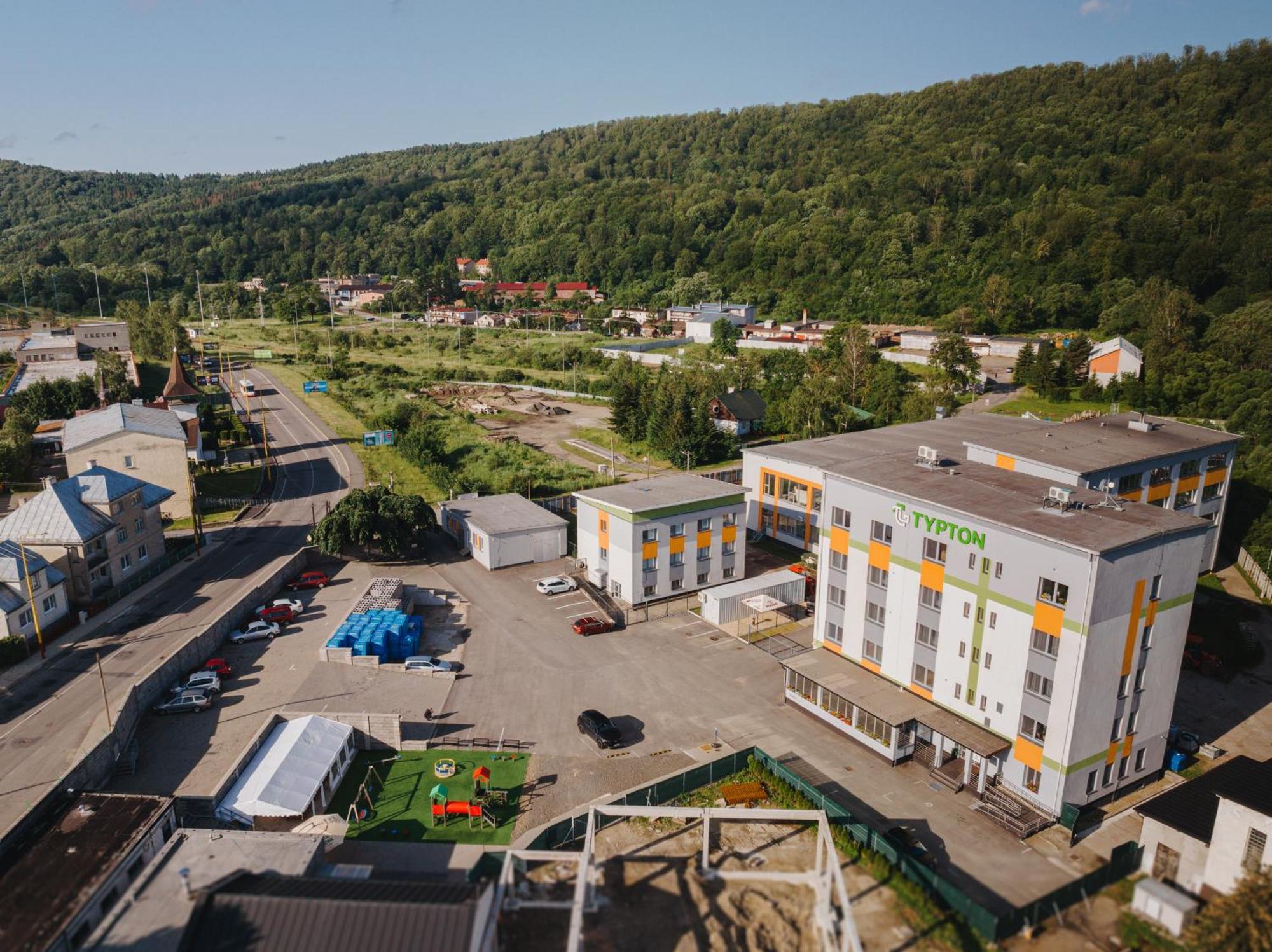 Typton Hotel&Spa Medzilaborce Eksteriør billede