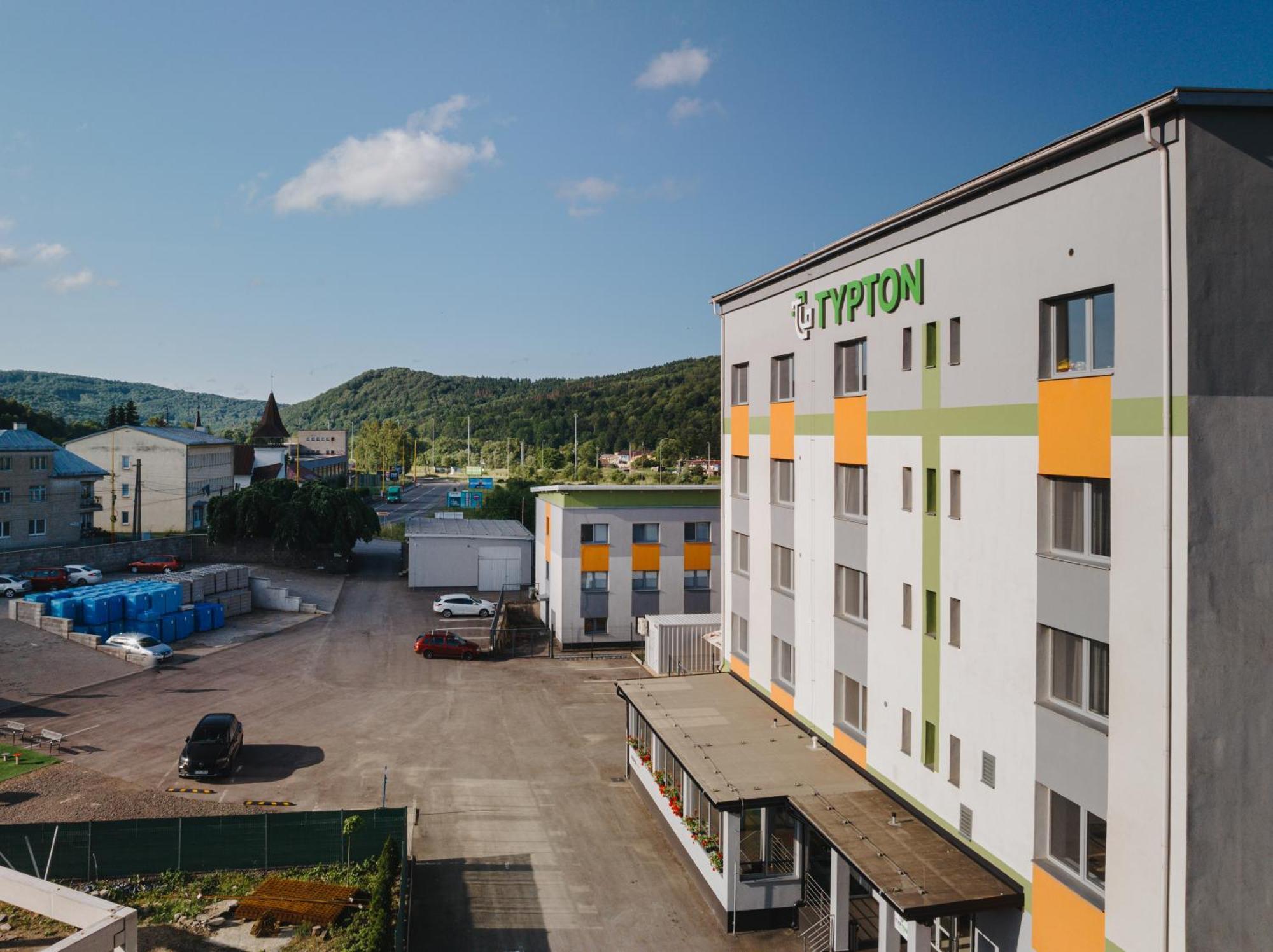 Typton Hotel&Spa Medzilaborce Eksteriør billede
