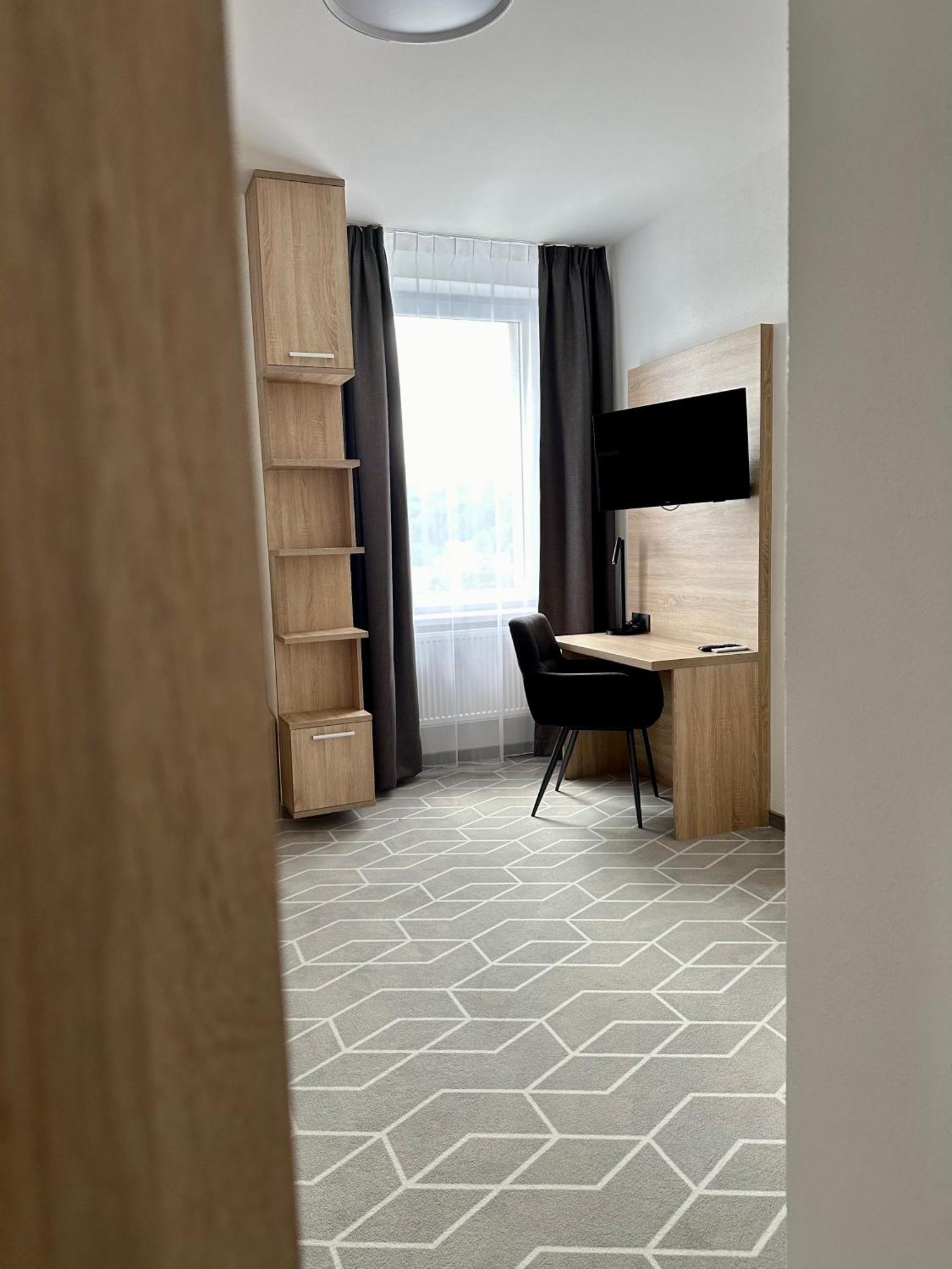Typton Hotel&Spa Medzilaborce Eksteriør billede