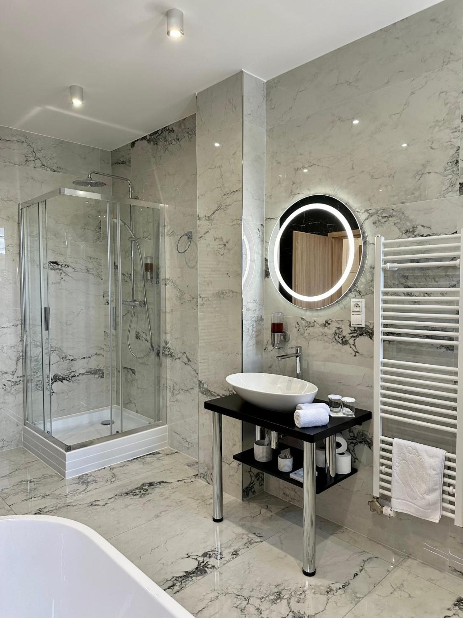 Typton Hotel&Spa Medzilaborce Eksteriør billede